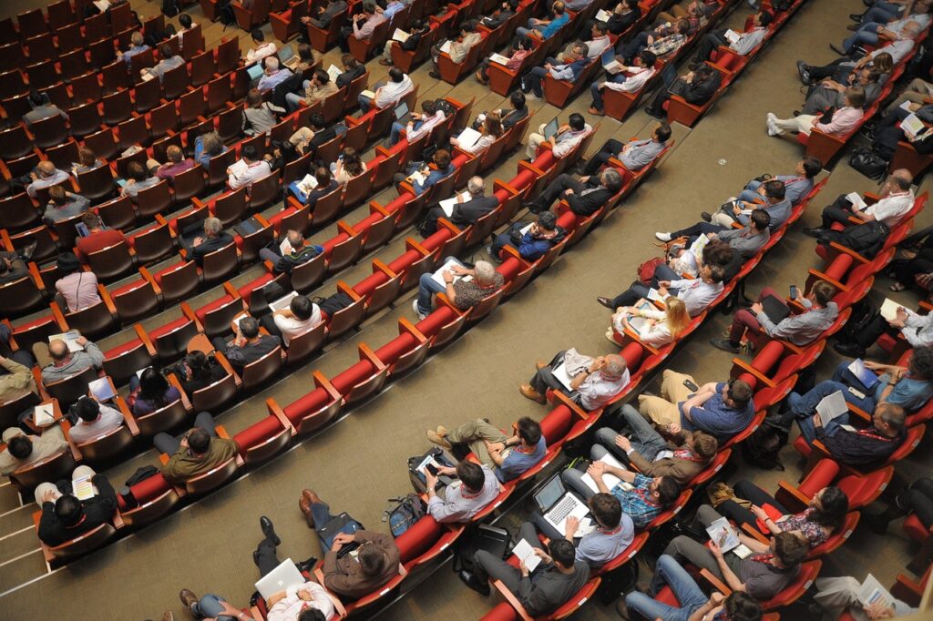 Asiste con estilo y comodidad a los mejores eventos corporativos y de negocios de Madrid