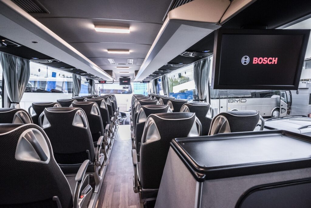 autocares alquiler con conductor lujo