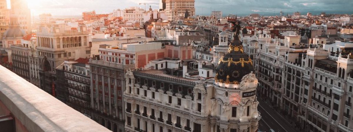 Alquiler minibus con conductor para visitar Madrid en grupo